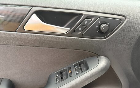 Volkswagen Jetta VI, 2013 год, 1 200 000 рублей, 13 фотография