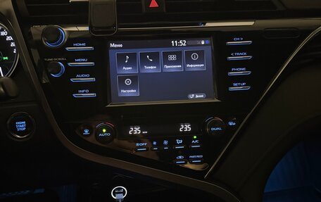Toyota Camry, 2018 год, 2 550 000 рублей, 9 фотография