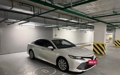 Toyota Camry, 2018 год, 2 550 000 рублей, 7 фотография