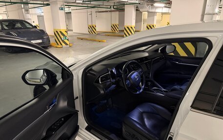 Toyota Camry, 2018 год, 2 550 000 рублей, 11 фотография