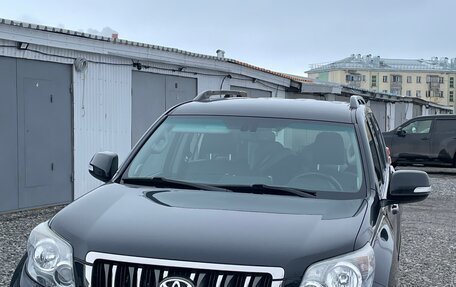 Toyota Land Cruiser Prado 150 рестайлинг 2, 2012 год, 3 380 000 рублей, 2 фотография