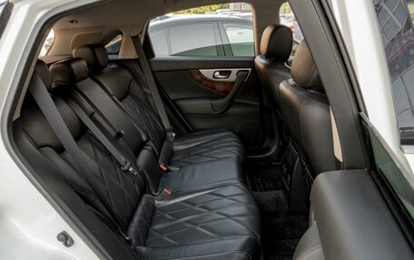 Infiniti QX70, 2013 год, 2 549 000 рублей, 7 фотография
