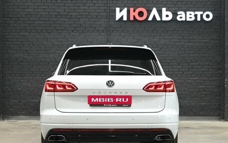Volkswagen Touareg III, 2019 год, 5 200 000 рублей, 5 фотография