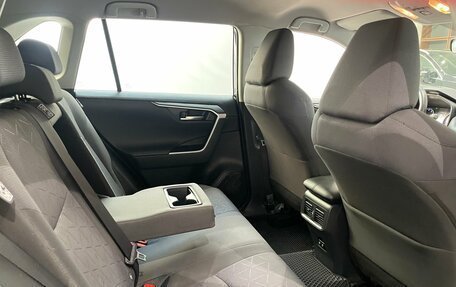 Toyota RAV4, 2020 год, 2 299 000 рублей, 10 фотография