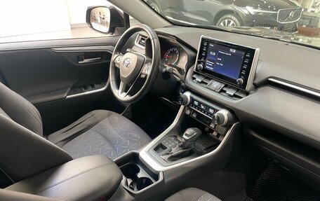 Toyota RAV4, 2020 год, 2 299 000 рублей, 11 фотография