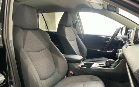 Toyota RAV4, 2020 год, 2 299 000 рублей, 12 фотография