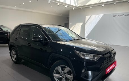 Toyota RAV4, 2020 год, 2 299 000 рублей, 3 фотография