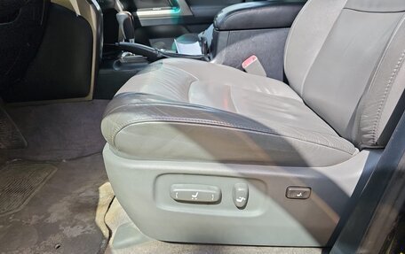Toyota Land Cruiser 200, 2010 год, 2 555 000 рублей, 7 фотография
