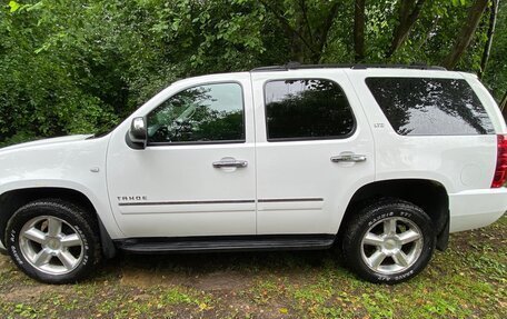Chevrolet Tahoe III, 2011 год, 1 970 000 рублей, 2 фотография