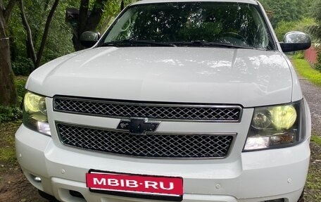 Chevrolet Tahoe III, 2011 год, 1 970 000 рублей, 4 фотография