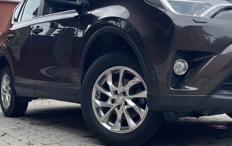 Toyota RAV4, 2018 год, 2 900 000 рублей, 2 фотография