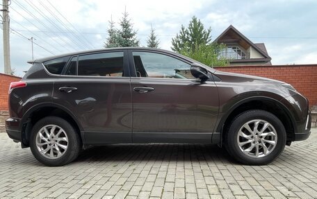 Toyota RAV4, 2018 год, 2 900 000 рублей, 4 фотография