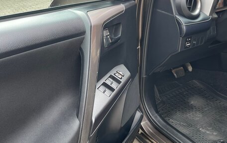 Toyota RAV4, 2018 год, 2 900 000 рублей, 6 фотография