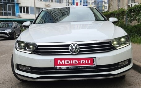 Volkswagen Passat B8 рестайлинг, 2015 год, 1 850 000 рублей, 3 фотография