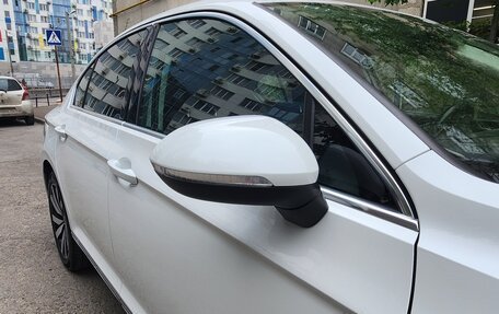 Volkswagen Passat B8 рестайлинг, 2015 год, 1 850 000 рублей, 9 фотография