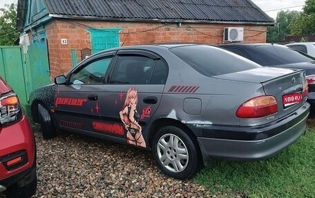 Toyota Avensis III рестайлинг, 2002 год, 350 000 рублей, 1 фотография