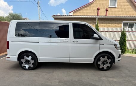 Volkswagen Caravelle T6 рестайлинг, 2015 год, 2 700 000 рублей, 6 фотография