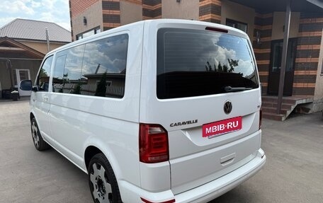 Volkswagen Caravelle T6 рестайлинг, 2015 год, 2 700 000 рублей, 4 фотография
