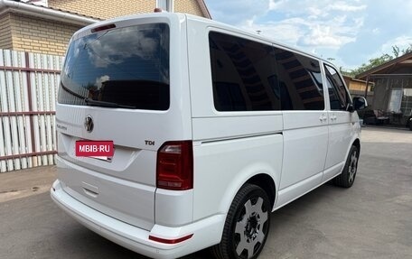 Volkswagen Caravelle T6 рестайлинг, 2015 год, 2 700 000 рублей, 5 фотография