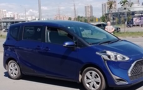 Toyota Sienta II, 2022 год, 1 450 000 рублей, 4 фотография
