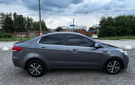 KIA Rio III рестайлинг, 2017 год, 900 000 рублей, 2 фотография