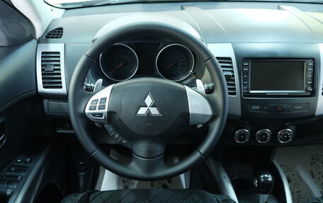 Mitsubishi Outlander III рестайлинг 3, 2011 год, 1 459 000 рублей, 13 фотография