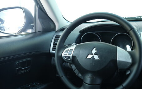 Mitsubishi Outlander III рестайлинг 3, 2011 год, 1 459 000 рублей, 14 фотография
