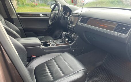 Volkswagen Touareg III, 2013 год, 2 395 000 рублей, 5 фотография