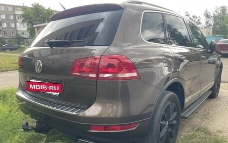 Volkswagen Touareg III, 2013 год, 2 395 000 рублей, 4 фотография