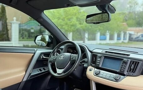 Toyota RAV4, 2017 год, 2 100 000 рублей, 7 фотография