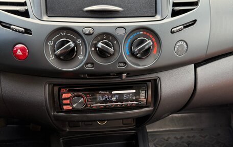 Mitsubishi L200 IV рестайлинг, 2014 год, 1 780 000 рублей, 9 фотография