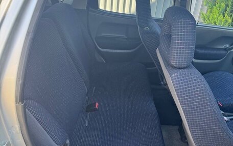 Suzuki Swift II, 2003 год, 250 000 рублей, 2 фотография