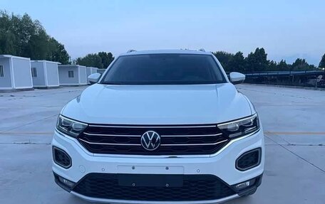 Volkswagen T-Roc I, 2022 год, 1 670 025 рублей, 2 фотография