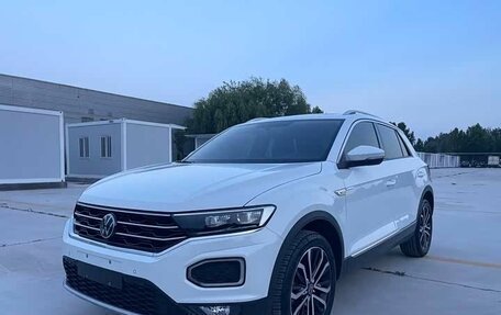 Volkswagen T-Roc I, 2022 год, 1 670 025 рублей, 3 фотография