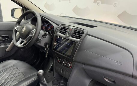 Renault Logan II, 2019 год, 915 000 рублей, 10 фотография