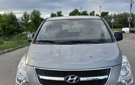 Hyundai Grand Starex Grand Starex I рестайлинг 2, 2011 год, 770 000 рублей, 2 фотография