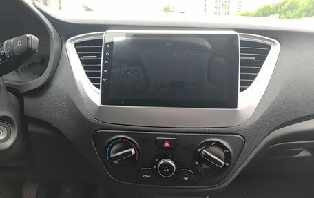 Hyundai Solaris II рестайлинг, 2018 год, 1 352 000 рублей, 18 фотография