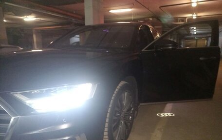 Audi A8, 2019 год, 4 950 000 рублей, 5 фотография