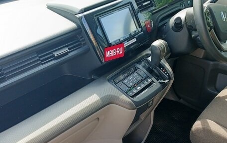 Honda Stepwgn IV, 2018 год, 1 980 000 рублей, 6 фотография