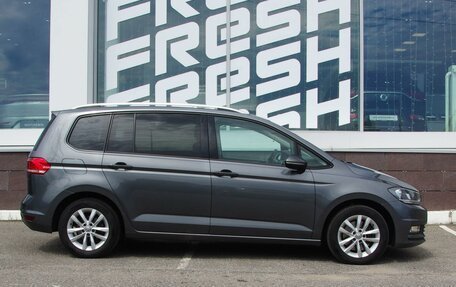 Volkswagen Touran III, 2017 год, 1 529 000 рублей, 5 фотография