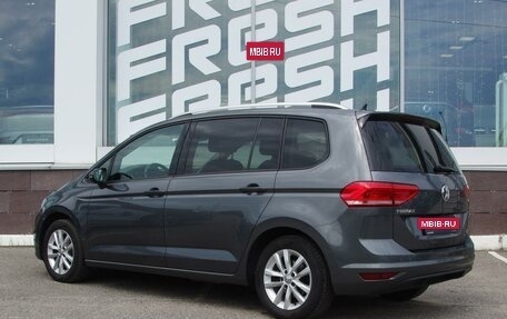 Volkswagen Touran III, 2017 год, 1 529 000 рублей, 2 фотография