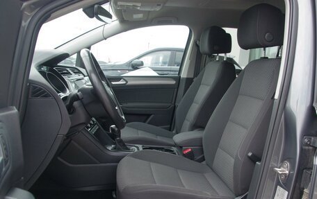 Volkswagen Touran III, 2017 год, 1 529 000 рублей, 7 фотография
