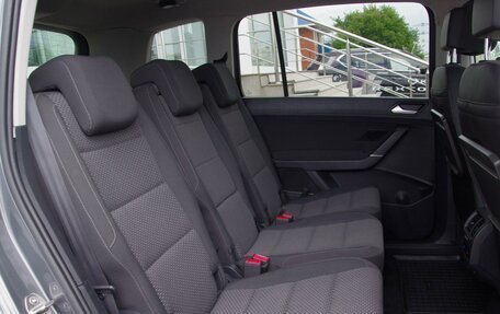 Volkswagen Touran III, 2017 год, 1 529 000 рублей, 9 фотография