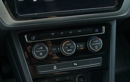 Volkswagen Touran III, 2017 год, 1 529 000 рублей, 18 фотография