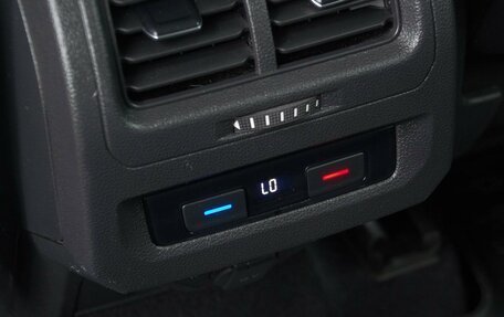 Volkswagen Touran III, 2017 год, 1 529 000 рублей, 24 фотография