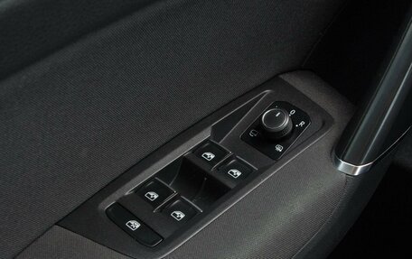 Volkswagen Touran III, 2017 год, 1 529 000 рублей, 22 фотография