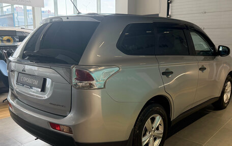 Mitsubishi Outlander III рестайлинг 3, 2014 год, 1 399 000 рублей, 9 фотография