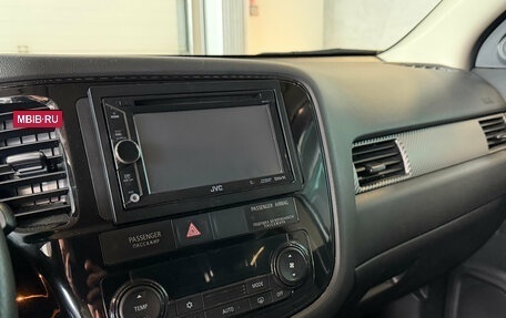 Mitsubishi Outlander III рестайлинг 3, 2014 год, 1 399 000 рублей, 13 фотография