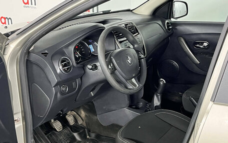 Renault Logan II, 2017 год, 749 000 рублей, 10 фотография