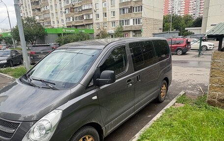 Hyundai H-1 II рестайлинг, 2012 год, 1 990 000 рублей, 3 фотография